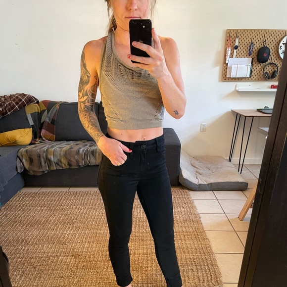 Alo crop top - Picture 4 of 5